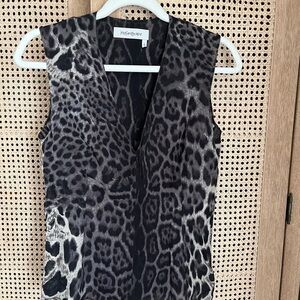 Authentic Yves Saint Laurent 100% silk blouse. Size small 40